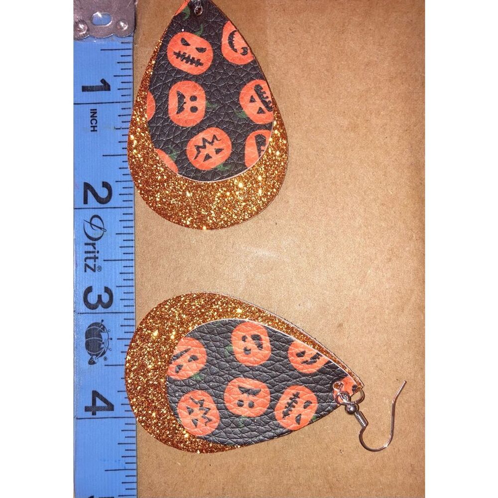 ☀️3/$9☀️ Layered Glitter Halloween Earrings - Picture 3 of 4